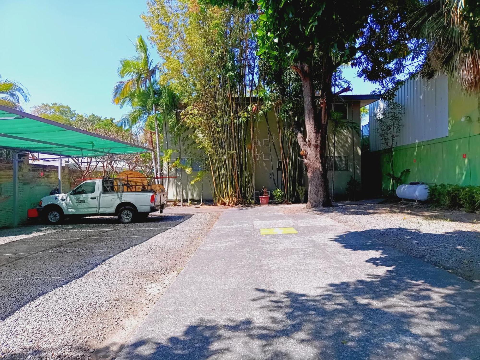 Galvan Centro Colima, Alberca, Wifi, Parking